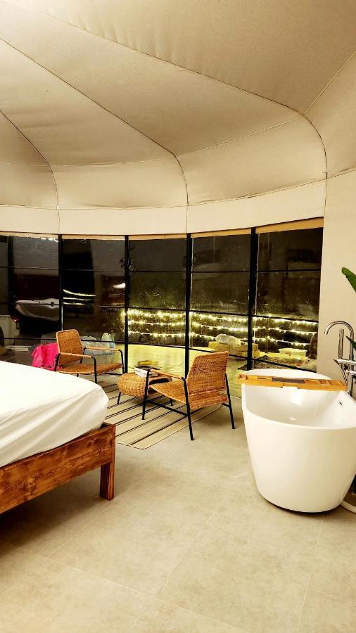 Starry Domes Desert Camp Badīyah 外观 照片